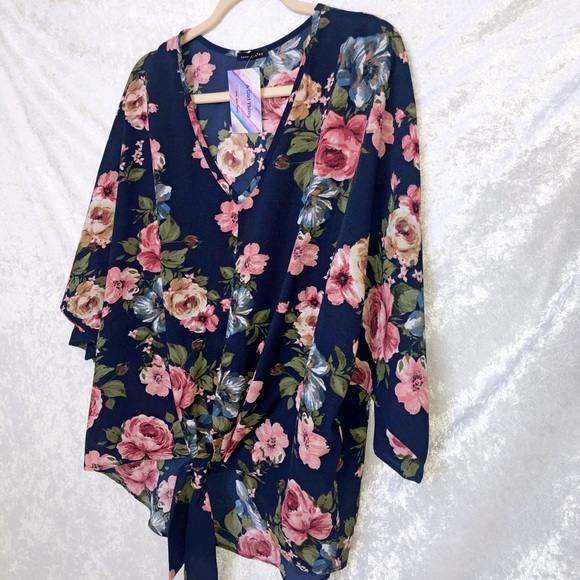 LAST ONE! dark floral tie front top - Picture 5 of 8